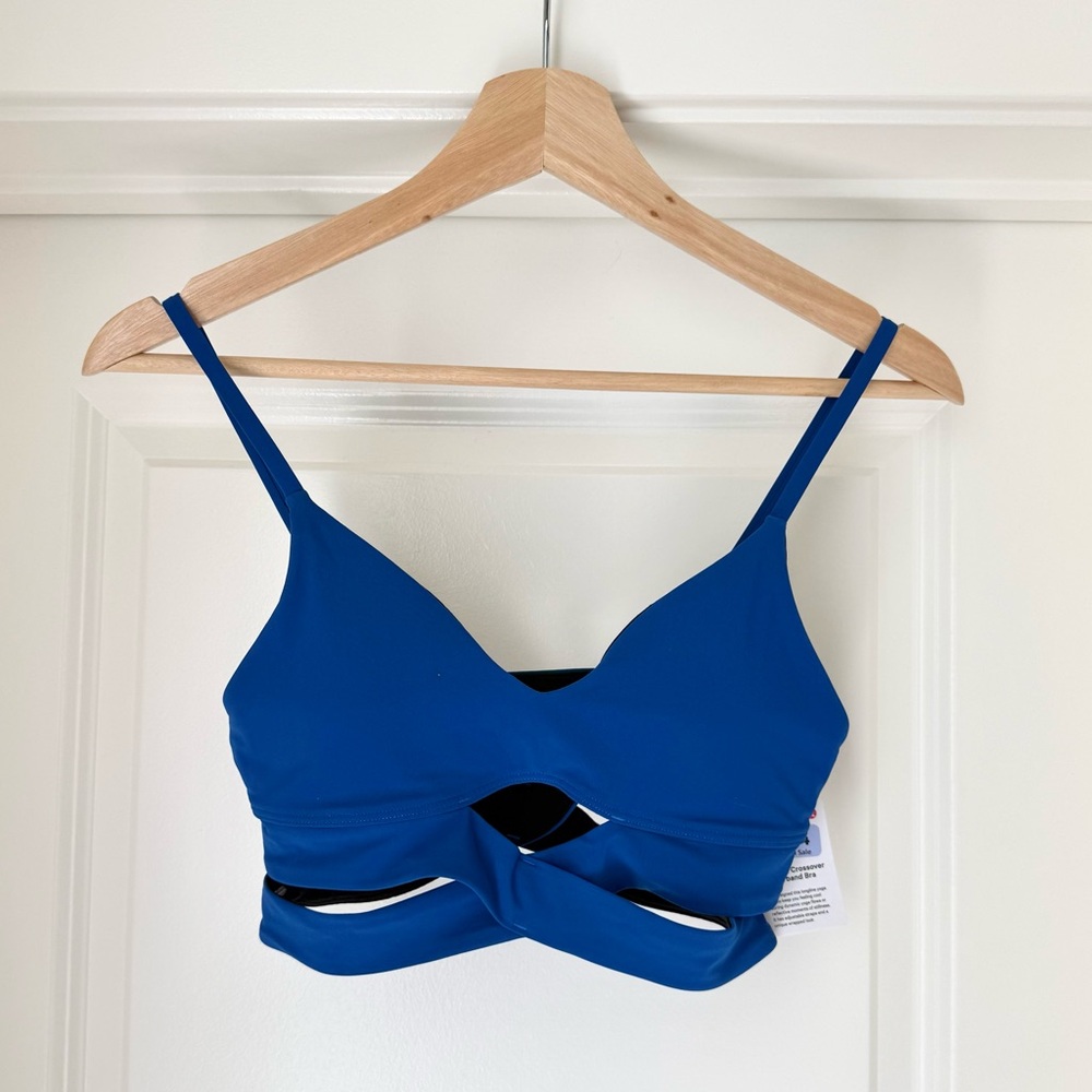 Lululemon Crossover V-Neck Underband Bra Size 4 Symphony Blue